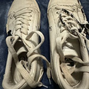 Off White Canvas Sneakers size 38